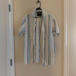 Men’s Hollister Buttoned Short Sleeve